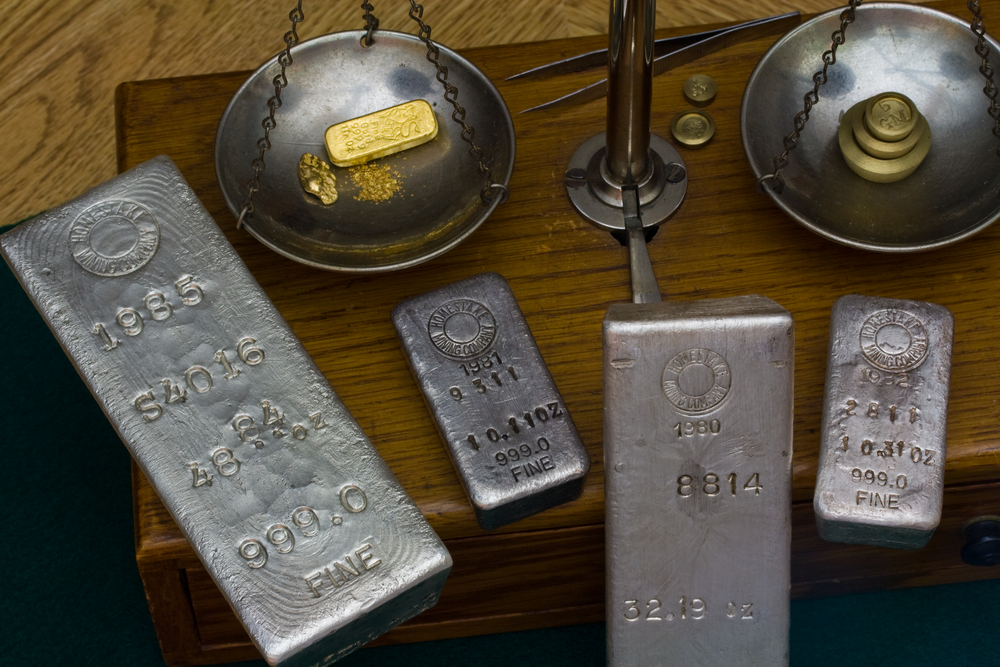Silver Sheds Rs 95 on Demand Slump, Gold Gains Rs 66