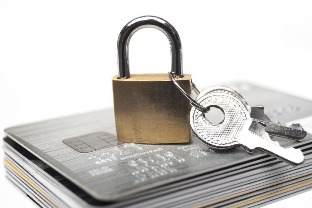 Pros and Cons of Availing a Secured Credit Card